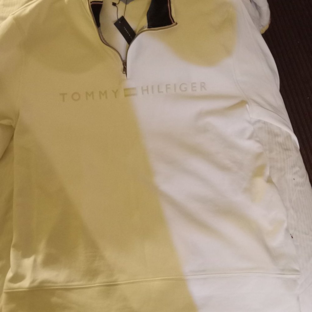 Tommy Hilfiger sweat shirt